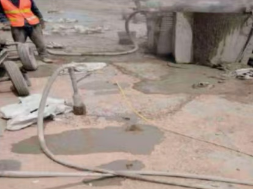 海林水泥混凝土路面板底注浆技术 路面脱空注浆整治方案